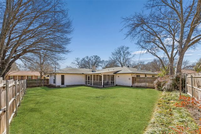 605 Meadow Heath Circle, Dallas, TX 75232