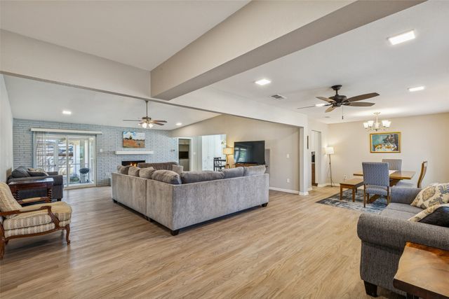 605 Meadow Heath Circle, Dallas, TX 75232