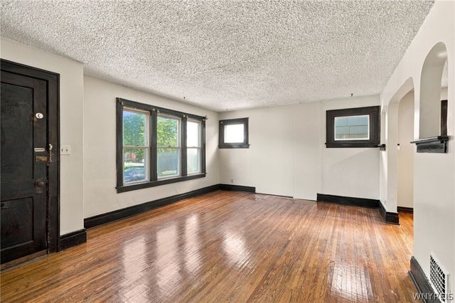 283 Newfield Street, Buffalo, NY 14207