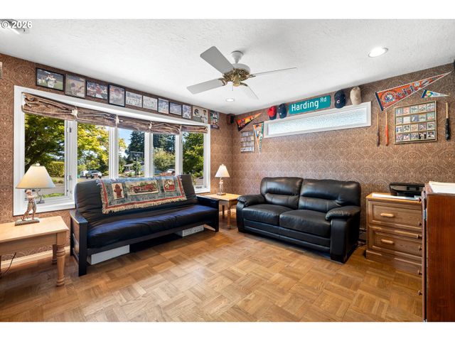 13650 Ne HASSALO St, Portland, OR 97230