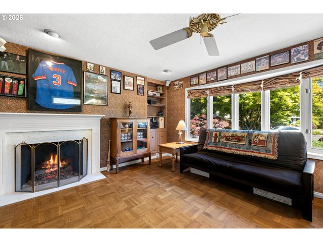 13650 Ne HASSALO St, Portland, OR 97230