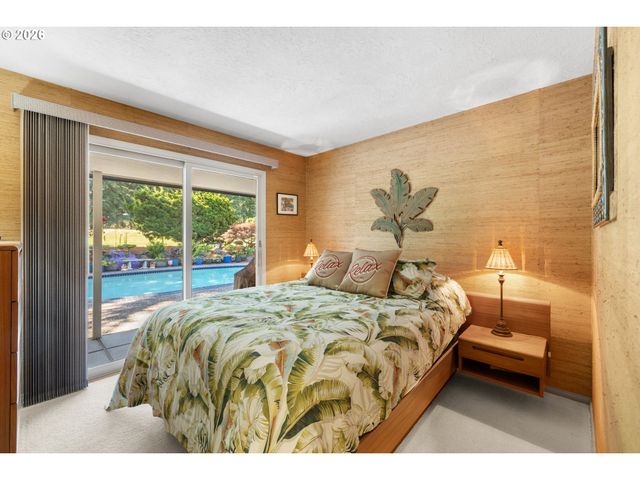 13650 Ne HASSALO St, Portland, OR 97230