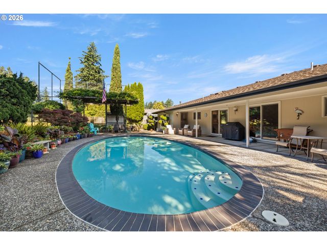 13650 Ne HASSALO St, Portland, OR 97230