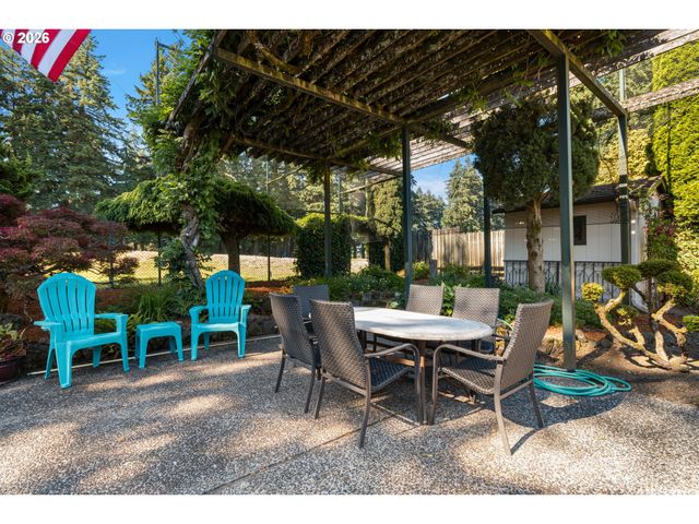 13650 Ne HASSALO St, Portland, OR 97230