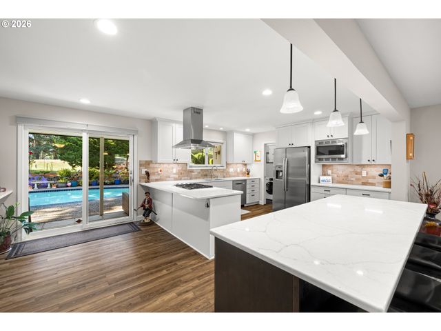 13650 Ne HASSALO St, Portland, OR 97230