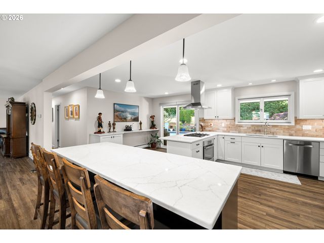 13650 Ne HASSALO St, Portland, OR 97230