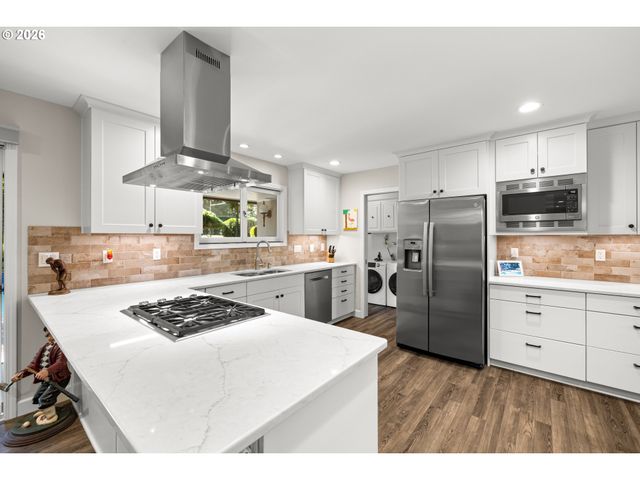 13650 Ne HASSALO St, Portland, OR 97230
