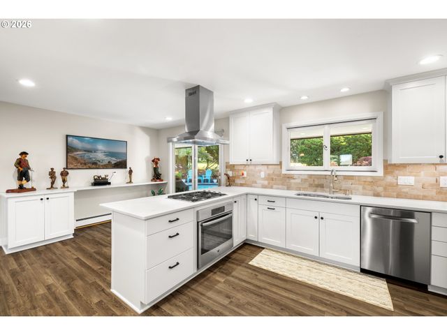 13650 Ne HASSALO St, Portland, OR 97230