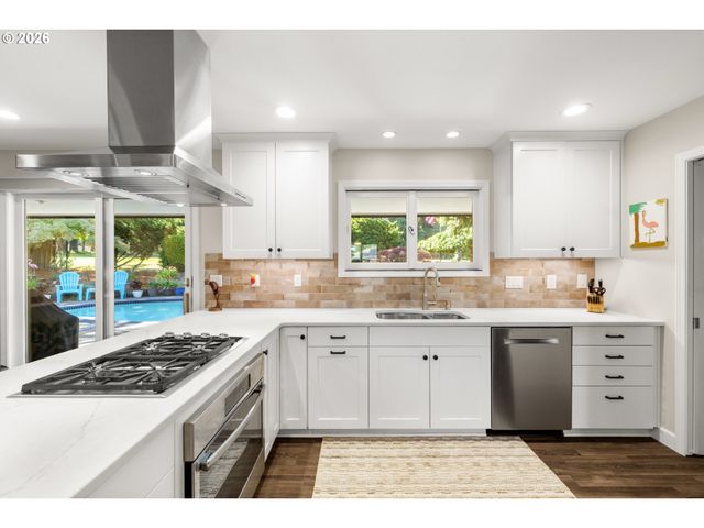 13650 Ne HASSALO St, Portland, OR 97230