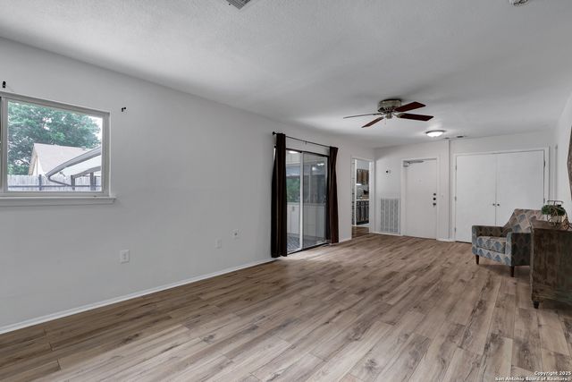 14320 Forum Rd, Universal City, TX 78148