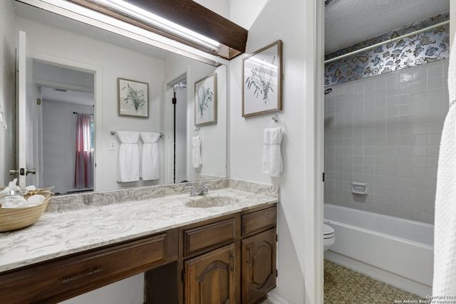 14320 Forum Rd, Universal City, TX 78148