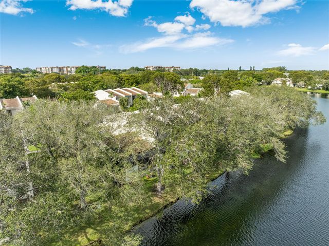 1225 NW 98th Ter 144, Pembroke Pines, FL 33024
