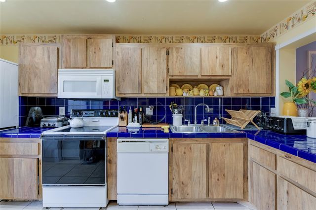 1225 NW 98th Ter 144, Pembroke Pines, FL 33024