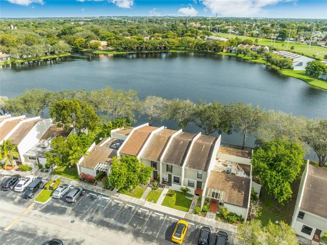 1225 NW 98th Ter 144, Pembroke Pines, FL 33024