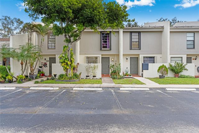 1225 NW 98th Ter 144, Pembroke Pines, FL 33024