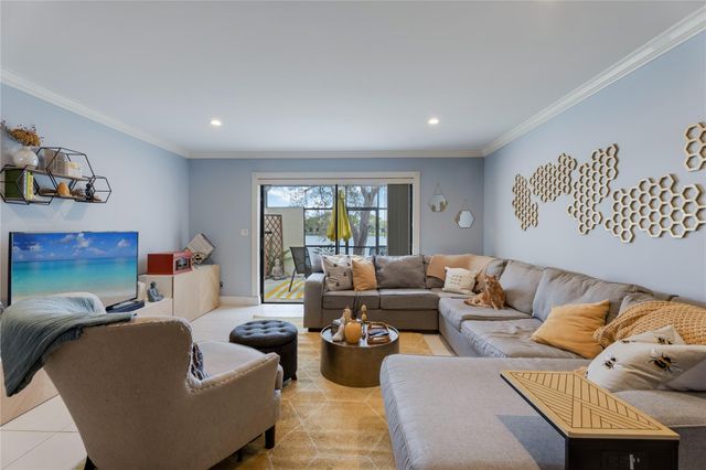 1225 NW 98th Ter 144, Pembroke Pines, FL 33024