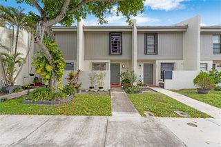 1225 NW 98th Ter 144, Pembroke Pines, FL 33024