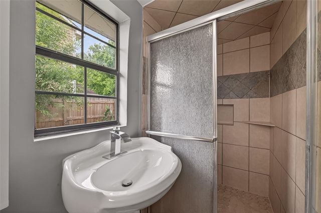 11806 Roandale Drive, Houston, TX 77048