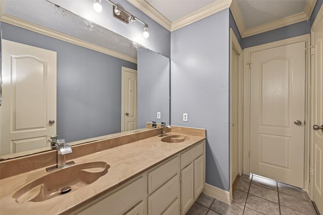 11806 Roandale Drive, Houston, TX 77048