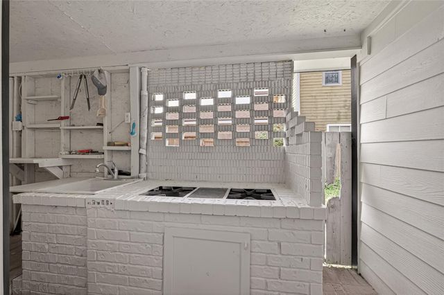 11806 Roandale Drive, Houston, TX 77048