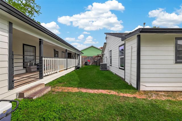 11806 Roandale Drive, Houston, TX 77048