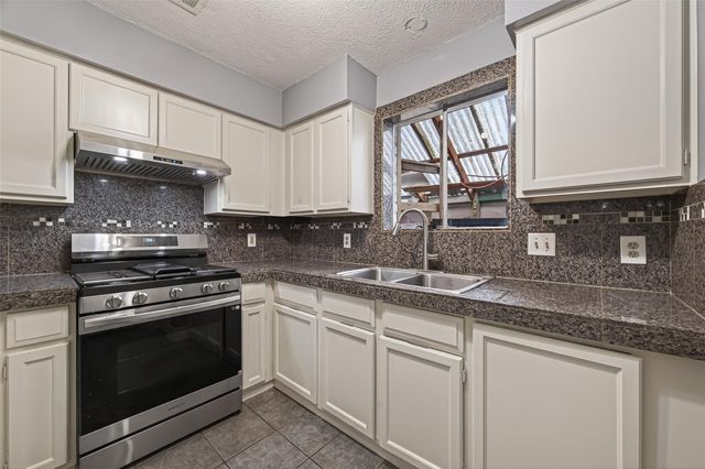 11806 Roandale Drive, Houston, TX 77048