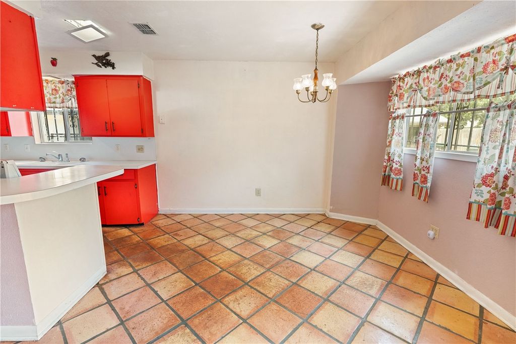 213 Blanco Dr, Portland, TX 78374 — photo 4