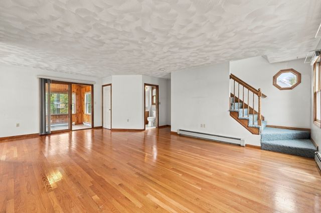 21 Bridle Rd, Billerica, MA 01821
