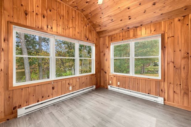 21 Bridle Rd, Billerica, MA 01821