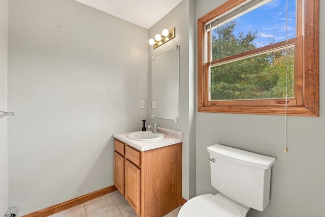 21 Bridle Rd, Billerica, MA 01821
