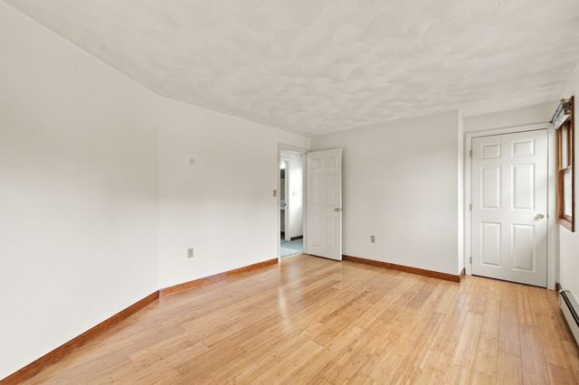 21 Bridle Rd, Billerica, MA 01821