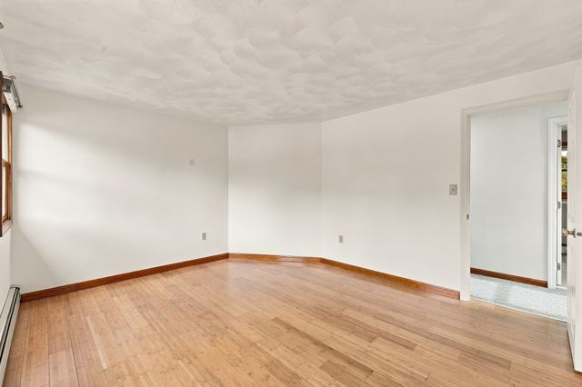 21 Bridle Rd, Billerica, MA 01821