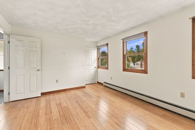 21 Bridle Rd, Billerica, MA 01821