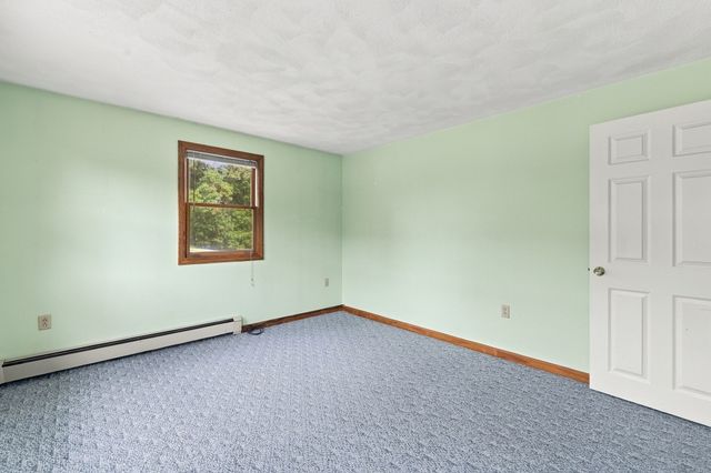 21 Bridle Rd, Billerica, MA 01821