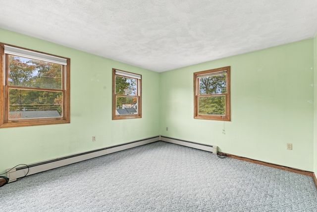 21 Bridle Rd, Billerica, MA 01821
