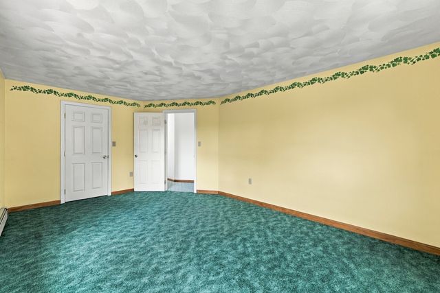 21 Bridle Rd, Billerica, MA 01821