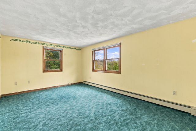 21 Bridle Rd, Billerica, MA 01821