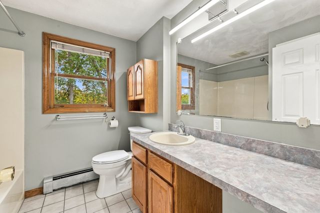 21 Bridle Rd, Billerica, MA 01821