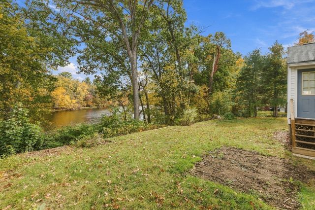 21 Bridle Rd, Billerica, MA 01821