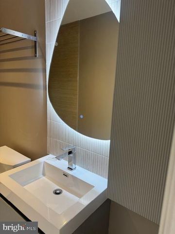 9132 AYRDALE CRESCENT, Philadelphia, PA 19128