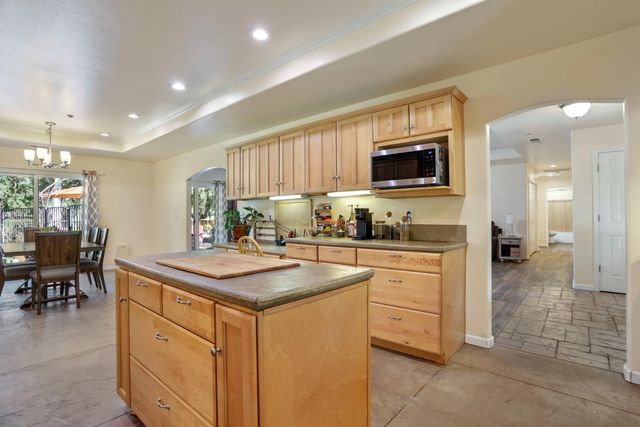 11919 Kirkwood St, Herald, CA 95638