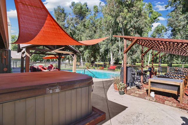 11919 Kirkwood St, Herald, CA 95638