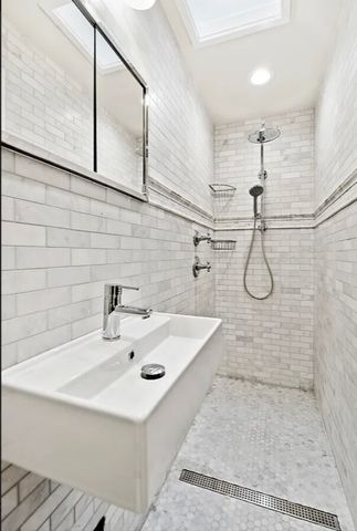 328 E 73rd St Apt 5B, New York City, NY 10021