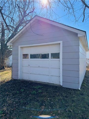 609 Ridge Street, Yates Center, KS 66783