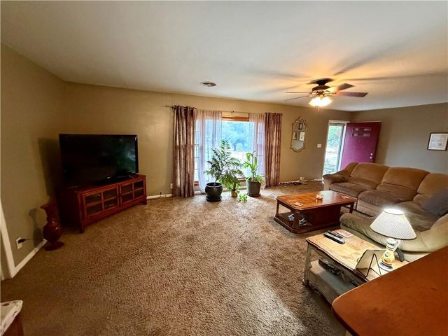 609 Ridge Street, Yates Center, KS 66783