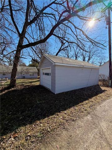 609 Ridge Street, Yates Center, KS 66783