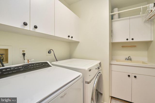 1416 HEMINGWAY CT, Reston, VA 20194