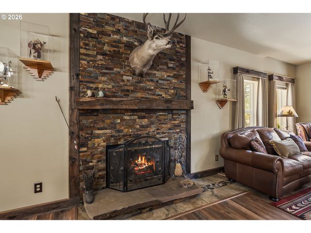 15730 JACKPINE Rd, La Pine, OR 97739