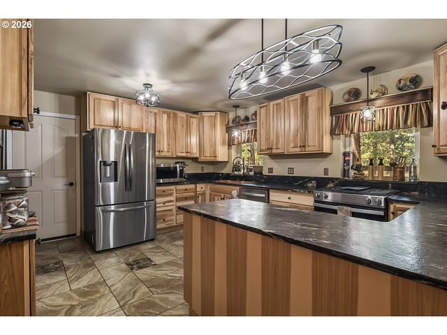 15730 JACKPINE Rd, La Pine, OR 97739