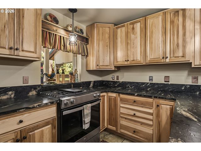 15730 JACKPINE Rd, La Pine, OR 97739